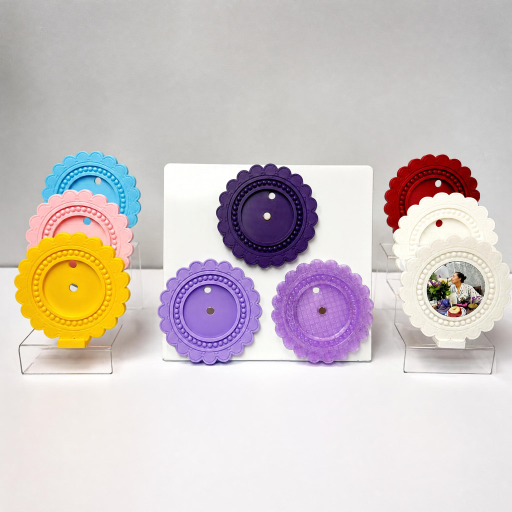 Beaded Petal Round Photo Magnet Frame
